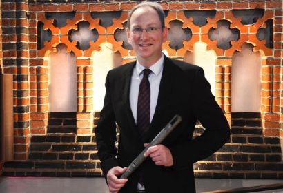 Als gelernter Orgelbauer ist Kantor Arne Hallmann mit jeder Pfeife seines Instruments vertraut. Foto: Andrea Hesse