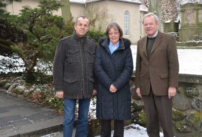 Wolfgang Veth (von links), Heidrun Zeilbeck und Friedrich Engeling vom edelMut-Vorstand freuen sich über die Erfolgsgeschichte des Projektes. Foto: Andrea Hesse