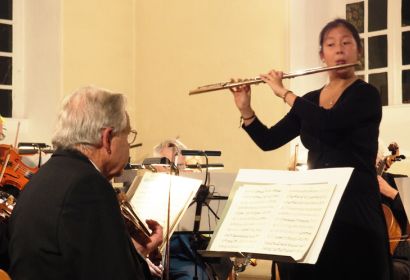 Konny Chen musiziert mit dem Elisabeth Consort Orchester.