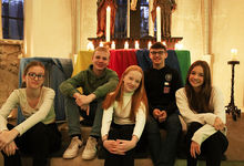 In kleinen Teams waren Jugendliche aus St. Petri und benachbarten Kirchengemeinden für jeweils eine Andacht verantwortlich. Foto: Leni Kölling