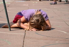 Bei Kindern beliebt: der Machtkampf auf offener Straße. Foto: Denise Perrier, pixabay.com