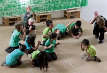 "Singt nun Halleluja!" Biblische Geschichten musizieren und gestalten in evangelischen Kindertagesstätten ist ein religionspädagogisches Projekt des Kirchenkreises Burgwedel-Langenhagen.