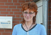 Kirchenkreissozialarbeiterin Angela Carld und der Diakonieverband Hannover-Land laden zu den Veranstaltungen der Woche der Diakonie ein. Foto: Andrea Hesse