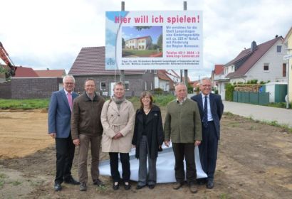 Superintendent Martin Bergau, Pastor Karl Ludwig Schmidt, Christiane Höppner-Groth, Annemarie Henning, Reinhard Brendel und Pastor Claus Venz. (Bild: A. Hesse)
