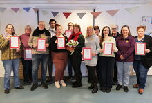 Die Mitarbeitenden der Kita St. Martini Brelingen freuen sich über ihre Zertifikate. Foto: Friedrich Bernstorf