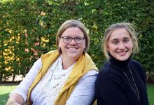 Ein Jahr lang gemeinsam im Kirchenkreisjugenddienst unterwegs: Anna Thumser (links) und Theresa Reisch. Foto: Andrea Hesse