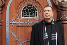 Gemeinsam mit Susanne Bremsteller gestaltet Martin Hoffmann, hier vor der Stabkirche in Hahnenklee, das Abschlusskonzert der Mellendorfer Veranstaltungsreihe.