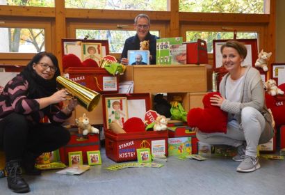 Alexandra Grabner (von links), Jerome Braun (per Video), Lars Arneke und Kathrin Linde stellen die „Starke Kinder Kiste!“ vor. Foto: Andrea Hesse
