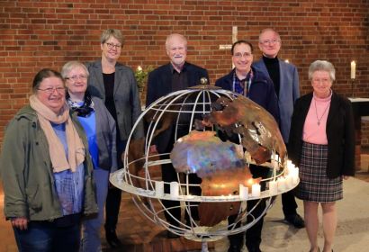 Der Vorbereitungskreis für die Friedensgebete. Auf dem Bild fehlen Johannes Böttcher und Pastor Kwabena Afrifa von der Christian Hope Church. Foto: Woldemar Flake