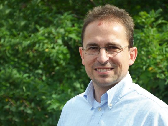 Diplom-Psychologe Bernd Buchholz bietet eine Trauergruppe in der Lebensberatungsstelle in Langenhagen an. Foto: Andrea Hesse