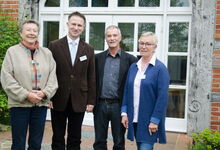 Der Vorstand der Kirchenkreissynode mit (von links) Marion Doering, Tilmann de Boer, Michael Brodermanns und Christiane Höppner-Groth (von links) hat sich auf die Online-Sitzung vorbereitet. Foto: Andrea Hesse