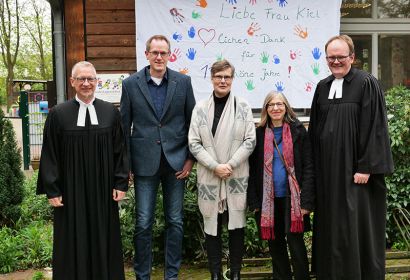 Verabschiedung nach elf Jahren in Engelbostel: Dirk Jonas (von links), Lars Arneke, Frauke Kiel, Annemarie Henning und Rainer Müller-Jödicke. Foto: Christian Frehrking
