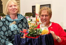 Auf viele Jahre der Zusammenarbeit blicken Heike Eggers (links) und Elisabeth Wöbse zurück. Foto: Thorsten Buck