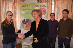 Auf gute Zusammenarbeit (von links): Therapeutin Anna Bock, Pastor Falk Wook, Diakonin Yvonne Lippel und Marko Balkenhol, Vorsitzender des Kirchenvorstandes. Foto: G. Gosewisch