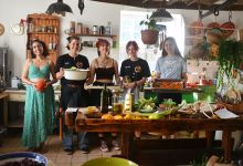 Vegetarische Köstlichkeiten entstanden im Workshop mit Maisa Wadi-Schwarz in der Küche des Pfarrhauses. Foto: Andrea Hesse