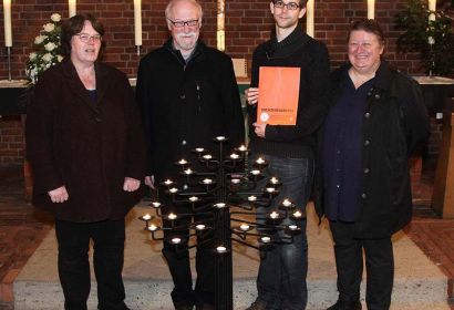 Das Organisationsteam der Friedensandachten (von links:) Pastorin Marieta Blumenau, Horst Hartwig, Niklas Kleinwächter und Gabriele Hahn-Hartwig.