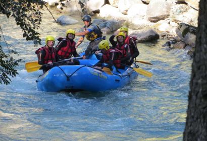 River Rafting und Canyoning sind zwei der zahlreichen Freizeitmöglichkeiten.