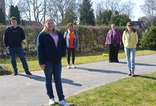 Jonas Kurtze (von links), Nina Engelhard, Karolina Meyer, Reni Kruckemeyer-Zettel und Karin Müller sind Teil des Burgwedeler Netzwerkes. Foto: Andrea Hesse