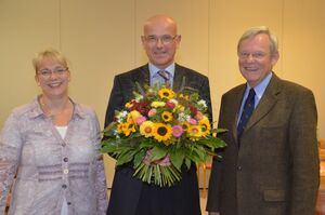 Sie freuen sich auf die Zusammenarbeit: die stellvertretende Superintendentin Birgit Birth, Pastor Hogler Grünjes und Friedrich Engeling, Vorsitzender des Kirchenkreistages. Foto: A. Hesse