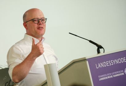 Christoph Goos begründete vor der Landessynode sein Plädoyer für die Einleitung eines AfD-Verbotsverfahrens. Foto: Jens Schulze