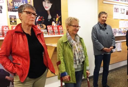 Viele Anregungen erhielten die Teilnehmerinnen im Haus der Religionen. Foto: Dörte Behn-Hartwig