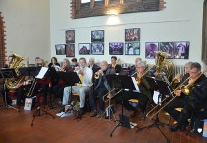 … und die Posaunenchöre aus Brelingen und Wettmar gestalteten den Gottesdienst musikalisch.