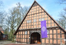 Im Fuhrberger Gemeindehaus finden Schülerinnen und Schüler einen ruhigen Platz zum Arbeiten. Foto: Andrea Hesse