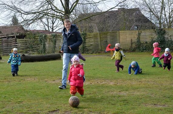 Ein echter Szenenwechsel: Praktikum in der evangelischen Kindertagesstätte in Mellendorf. Foto: Andrea Hesse