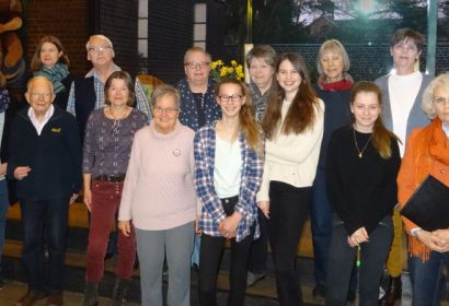 Das Vorbereitungsteam lädt zum Weltgebetstag der Frauen in die Christophorus-Kirche in Altwarmbüchen ein. Foto: Sebastian Müller