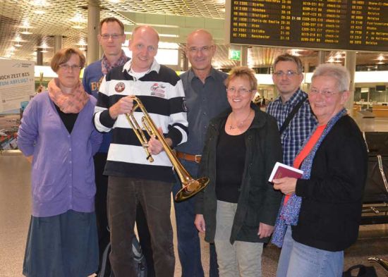 Im November 2014 reisten Frauke Kiel (von links), Lars Arneke, Peter Hartwig, Holger Grünjes, Dörte Behn-Hartwig, Holger Birth und Heide-Gret Koch in den Kirchenkreis Odi; nun wird der Gegenbesuch erwartet. Foto: Andrea Hesse