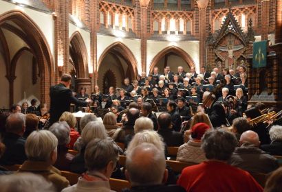 In monatelangen Proben hatten sich Kantorei und Projektchor unter der Leitung von Arne Hallmann auf das Konzert vorbereitet. Foto: Andrea Hesse