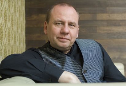 Matthias Schlicht, Theologe und Kabarettist, ist unterwegs zwischen 1517 und 2017.