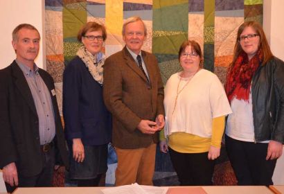 Kirchenkreistagsvorstand (von links): Pastor Michael Brodermanns, Frauke Kiel, der Vorsitzende Friedrich Engeling, Susann Lichterfeld und und Miriam Ristau. Foto: A. Hesse