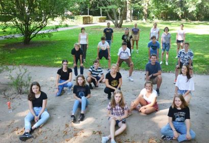 Das Gruppengefühl entwickelte sich schnell: Teilnehmer*innen und Teamer*innen der Juleica-Ausbildung. Foto: Andrea Hesse