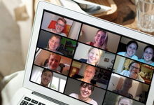 Das Juleica-Team ist gespannt auf das neue Format – und macht sich dafür mit professioneller Unterstützung fit.