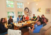 Beim Kennenlernabend in Burgwedel verabredeten Jugendliche aus allen Regionen des Kirchenkreises gemeinsame Aktivitäten. Foto: Maren Konradt