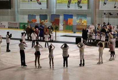 Ein ungewöhnliches Ereignis: die Weihnachtsgeschichte auf dem Eis. Foto: S. Zieseniß