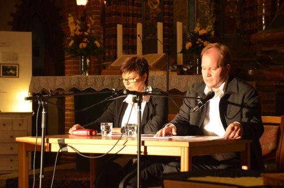 Mitglieder des Spielkreis-Theaters geben Opfern, Überlebenden und Rettern eine Stimme. Foto: Andrea Hesse