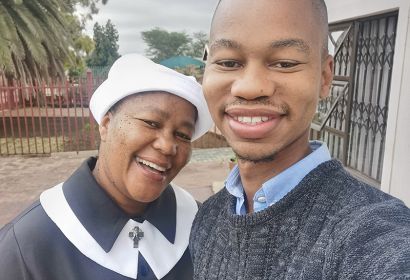 Thato Diale und seine Mutter leben im Kirchenkreis Odi in Südafrika.