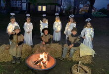 Viele einzelne Szenen des Krippenspiels wurden auf dem Pfarrhof und im Ort gedreht. Foto: Ute Weiß