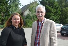 Seit Juli ein Team: Pastor Rainer Henne und Julia Krohmer. Foto: Andrea Hesse