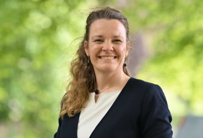 Haltung zeigen: Eva Bender, zukünftige Regionspräsidentin, kommt mit einem Impuls zum Thema in die Elisabethkirche. Foto: eva-bender.de