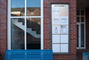 Zentral gelegen und mit guter Verkehrsanbindung: Die Lebensberatungsstelle hat ihre Räume in der Ostpassage 11 in Langenhagen. Foto: Stefan Heinze