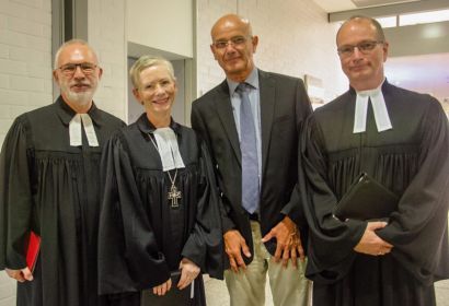 Übergang in der Flughafenseelsorge (von links): Pastor Ulrich Krämer, Regionalbischöfin Dr. Petra Bahr, Superintendent Holger Grünjes und Pastor Karl-Martin Harms. Foto: Andrea Hesse