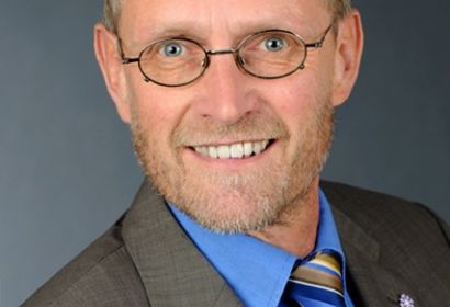 Pastor Rudolph-Rodekohr predigt in der Emmaus-Kirche im Rahmen des Reformationsjubiläums.