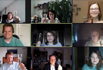 Anstoßen geht auch per Videokonferenz …