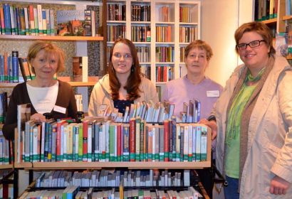 Einfach mal die Perspektive wechseln – das geht zum Beispiel in der Patientenbücherei des Krankenhauses in Großburgwedel. Foto: Andrea Hesse