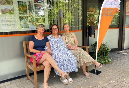 Ute Rodehorst (Mitte) hat ihre bisherigen Aufgaben an Silke Nitschmann (links) und Cathrin Schulze übergeben. Foto: Andrea Hesse