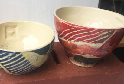 190 handgetöpferte Schalen sollen am 30. August mit Suppe gefüllt und gegen eine Spende abgegeben werden.