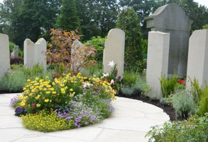 Aspekte des Naturschutzes und der Erholung können bei der Gestaltung von Friedhöfen eine Rolle spielen. Foto: Andrea Hesse